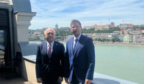 Հունգարիայում ՀՀ դեսպան Աշոտ Սմբատյանի հանդիպումը Հունգարիայի վարչապետի աշխատակազմի ղեկավար նախարար Գերգելի Գուլաշի (Gergely Gulyás) հետ